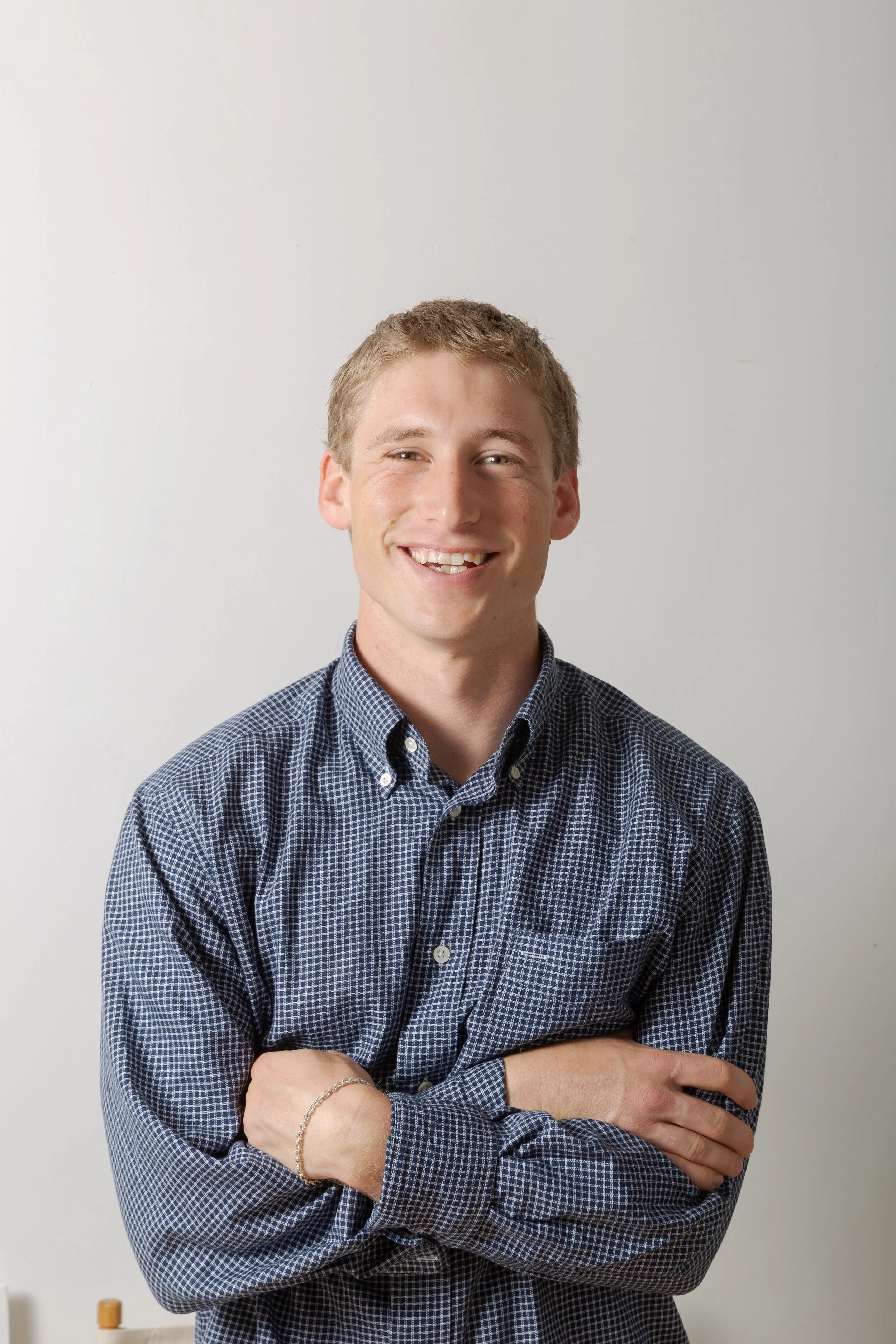 write-to-your-friends-founder-oliver-dunkin-portrait-arms-crossed.jpg
