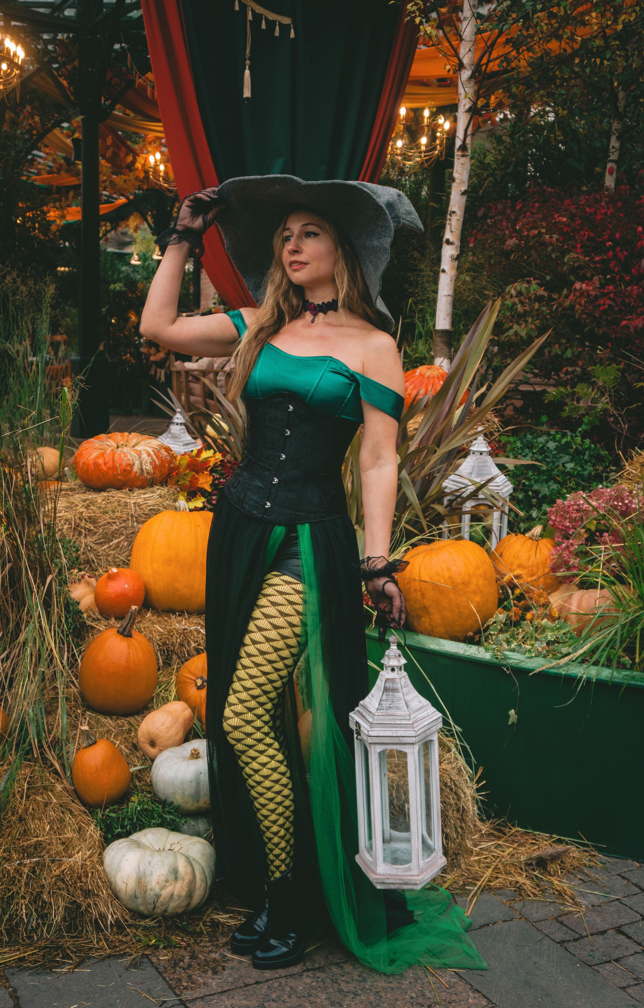 The Halloween Entertaining &amp; Style Edit: Chic Hosting, Playful Details &amp; After-Dark Glamour