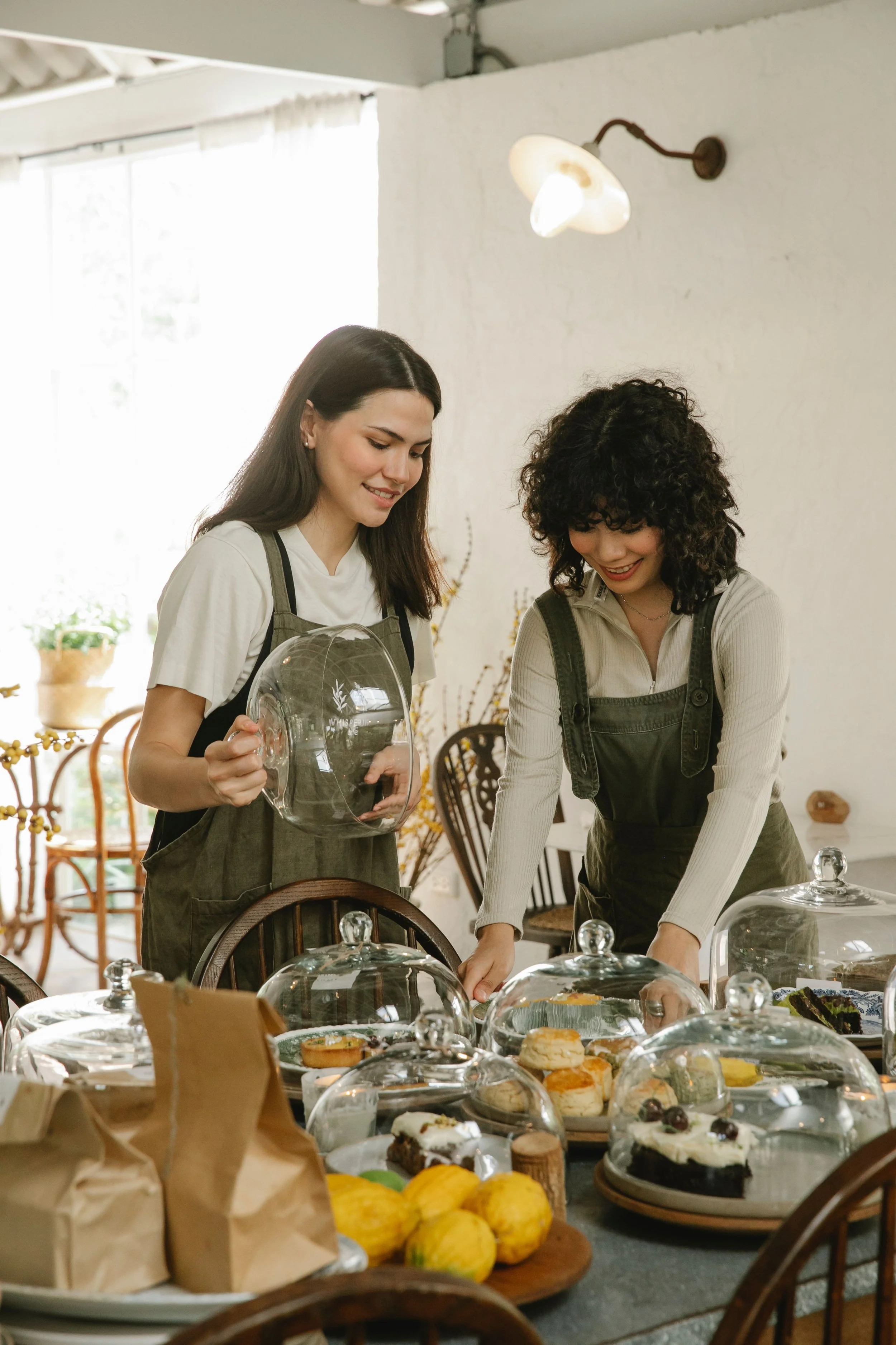 Women Bringing Fresh Ideas Home: Food, Family &amp; Everyday Living