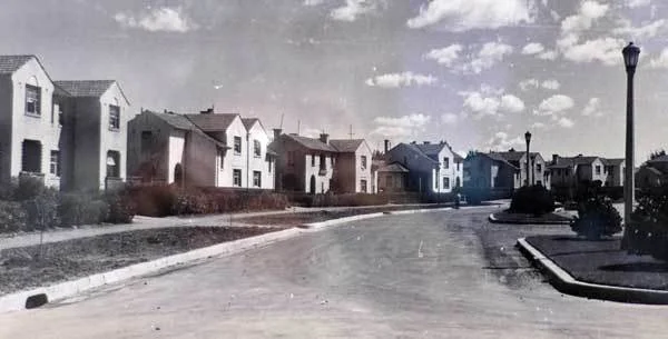Murray Crescent, Griffith. c1945. Credit: National Library of Australia