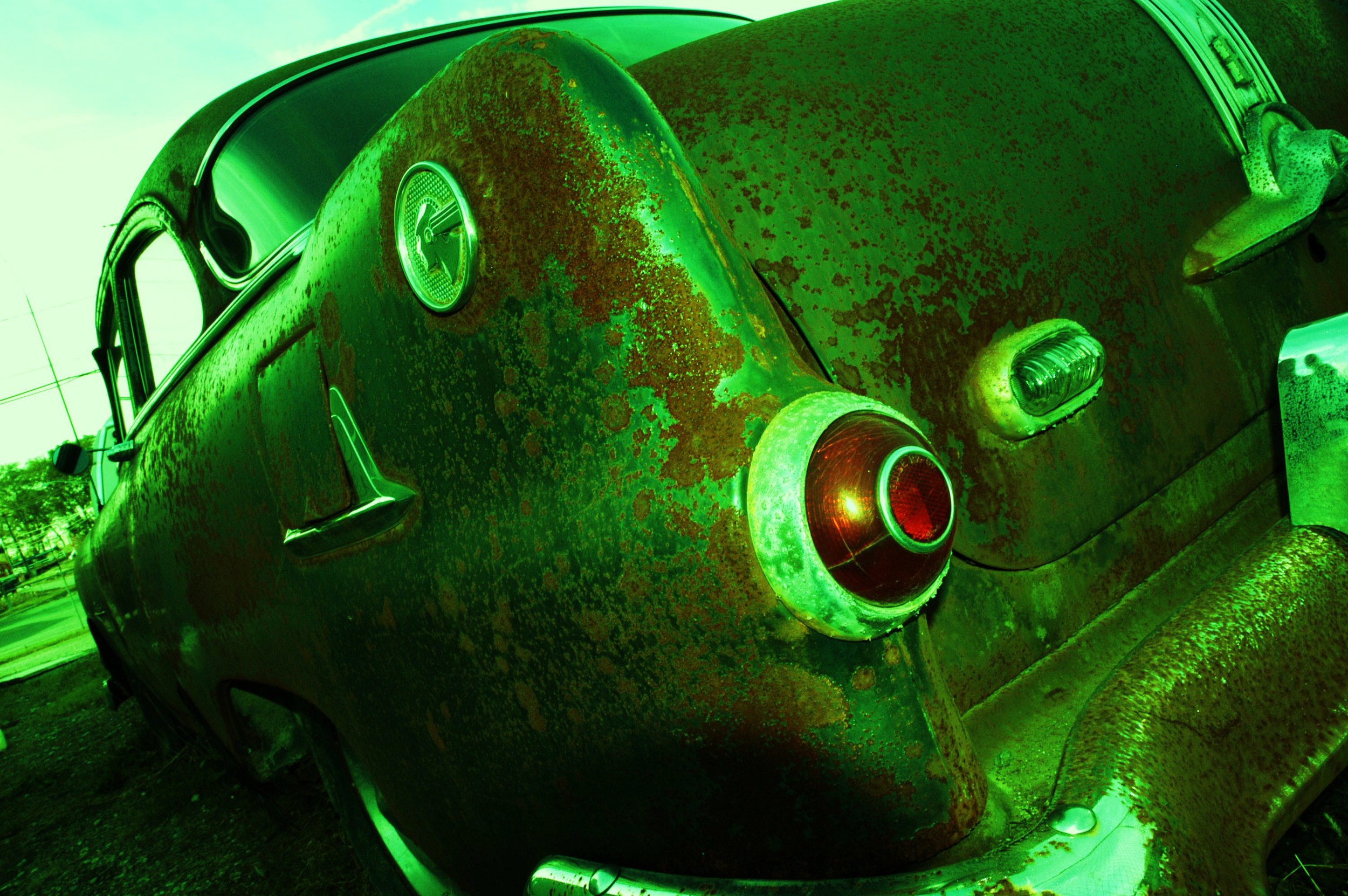 BRIDGET,SKATEBOARDS&CARS 045.JPG