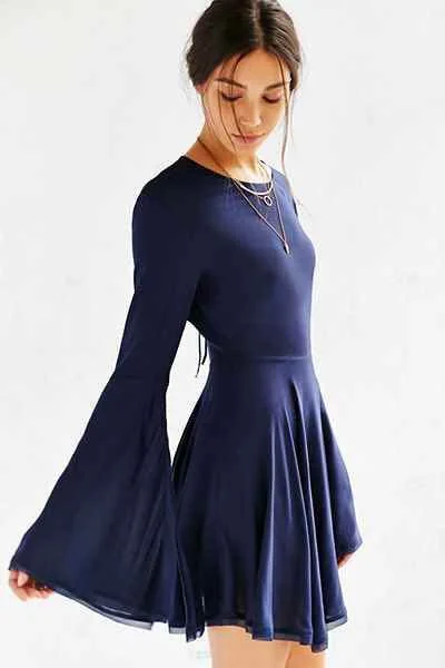 2016 Trend Watch: Bell Sleeves