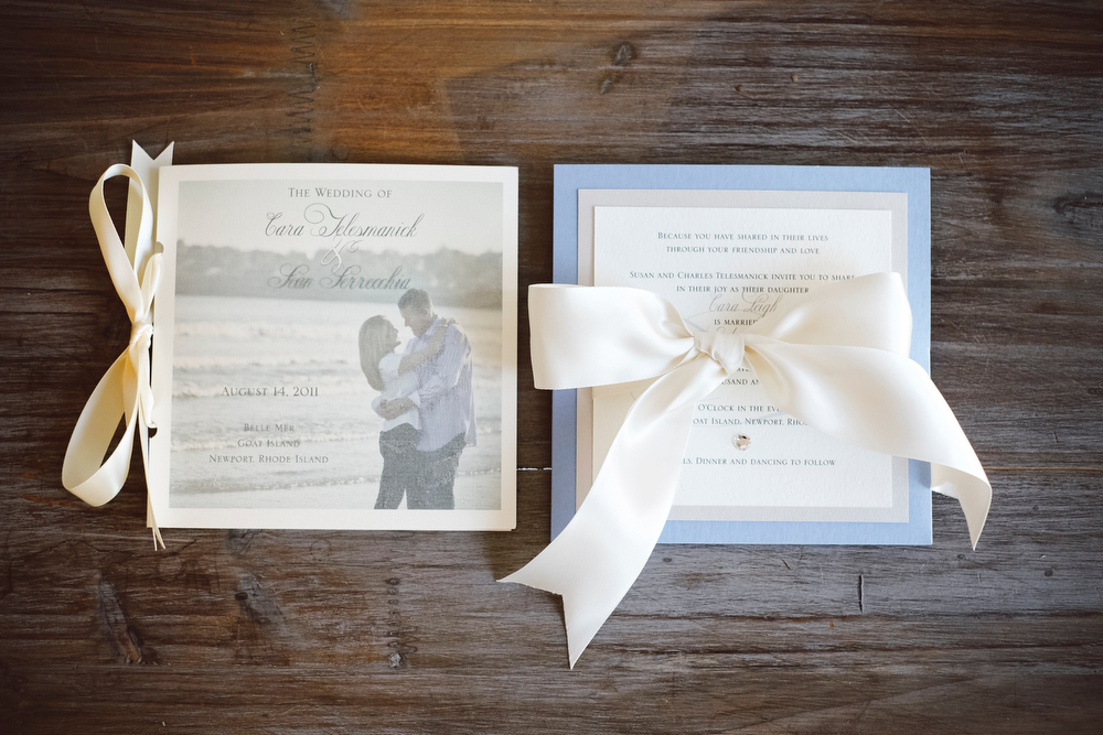 (Left): A great example of digital printing using a photograph.(Right):The invitation was printed using a flat offset printing. 