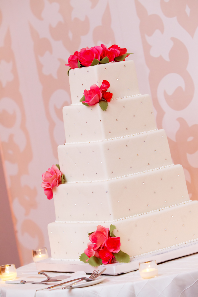 Confectionery Designs created this fabulous cake with the most perfect roses!
