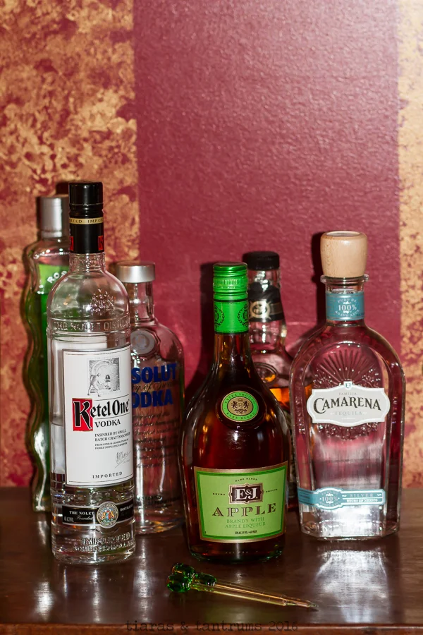 Holiday Bar Cart Ideas & Tips