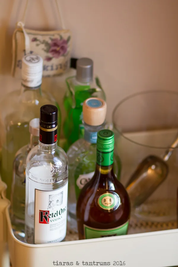 Holiday Bar Cart Ideas & Tips