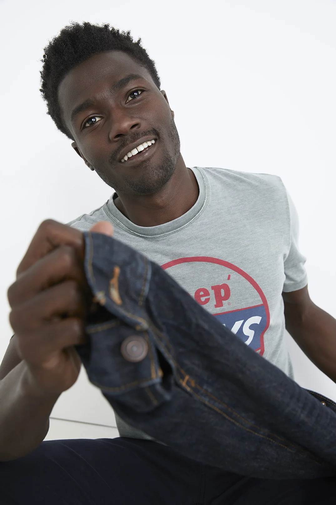 SP19_GREGULLERY_LOOKSWELOVE_M_GRAPHICTEE_LOOK5_2189.jpg