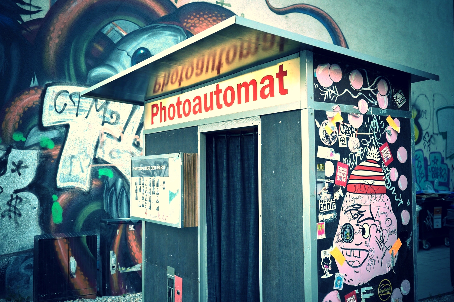 The Vintage Selfie - Berlin’s Photoautomat Booths. PART I