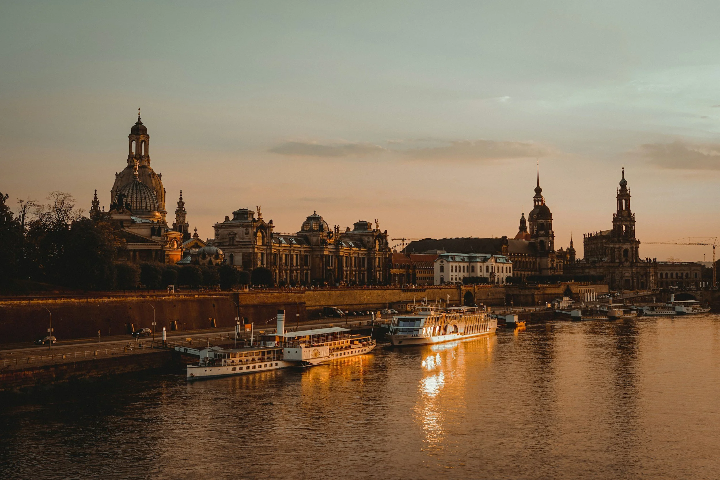 unsplash-image-h2SdEqZIYUc.jpg