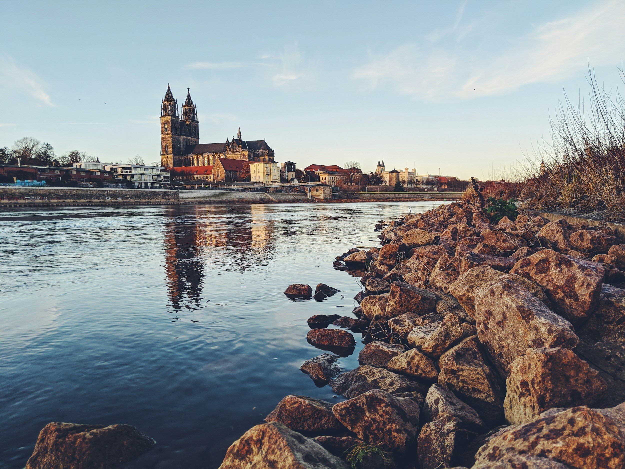 unsplash-image-4-yrDy-2PMQ.jpg