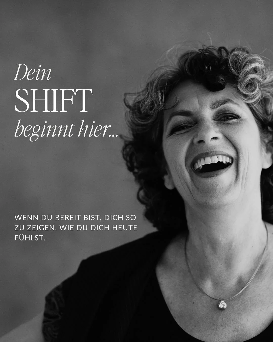 Die st&auml;rkste Ver&auml;nderung passiert, wenn du aufh&ouml;rst, dich zu verstecken ✨

📸 NEUSTART-Shootings sind nicht f&uuml;r Frauen, die perfekte Bilder wollen. Sondern f&uuml;r Frauen, die endlich IHRE Bilder wollen. 
Bilder, in denen sie sic