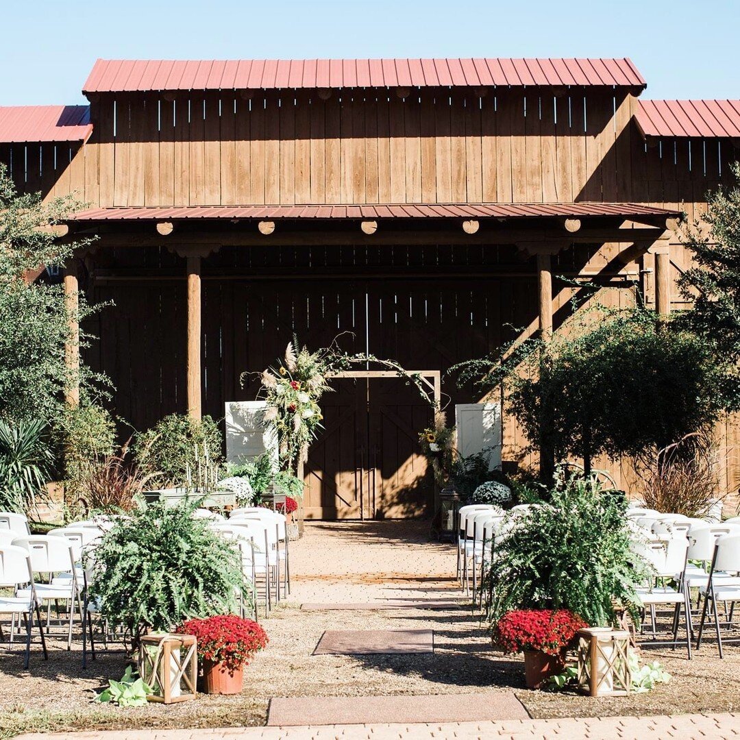 Are you ready to make your dream barn wedding come true? We&rsquo;re ready to be a part of it! 💍💒👰&zwj;♀️🤵🌷