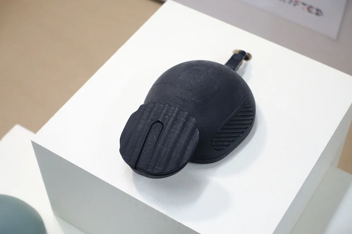I really like the surfaces where the fingers rest, but how it fits with the rest of the mouse I think is something that could be more resolved. I think this is reflective for most of the form development that comes out of my school—could be better.