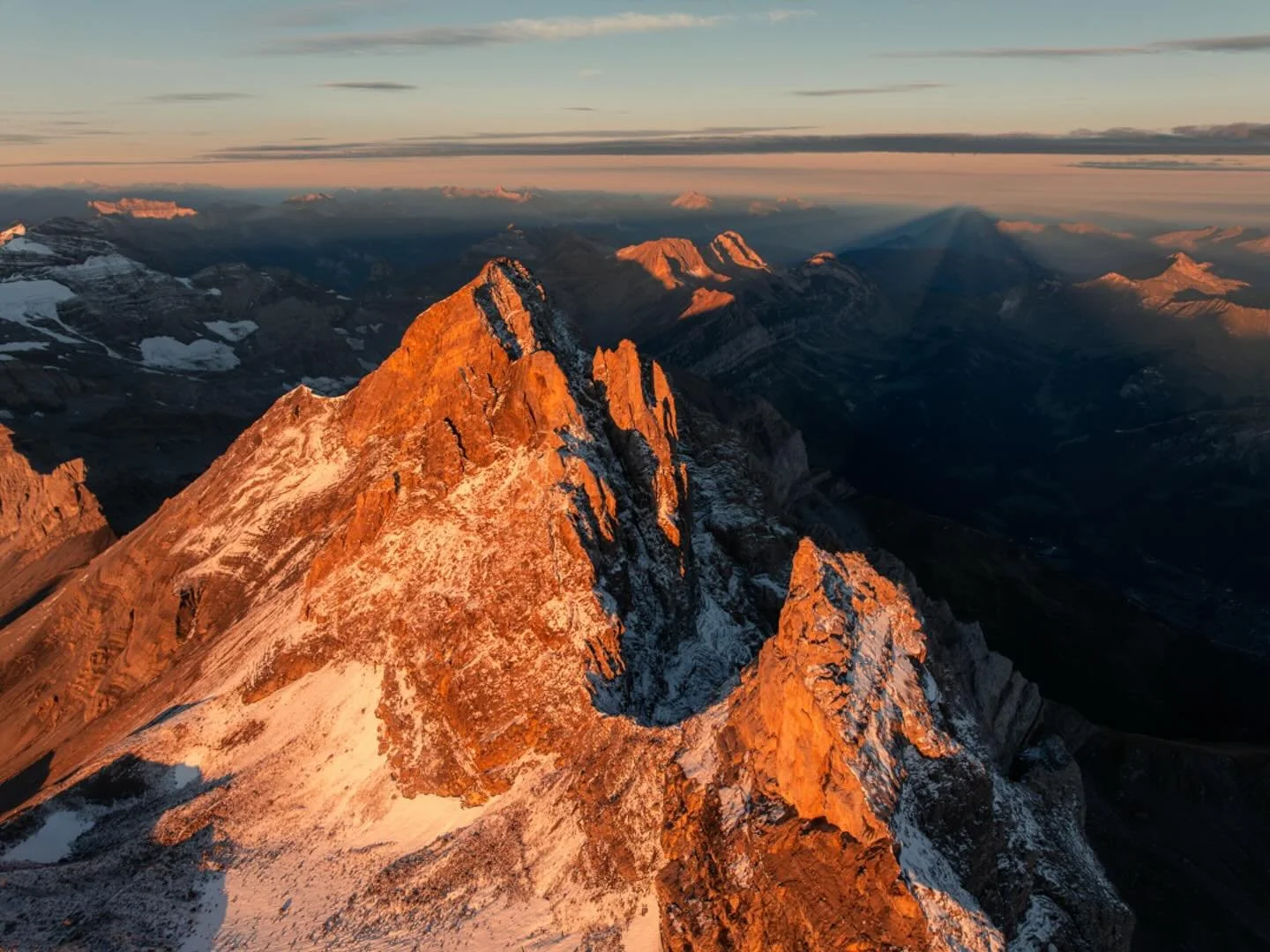 Haute Cime, 3257m, 6:51am, a few sandwiches, a couple candies, and a bunch of homies 🥾 #ValdIlliez #Champery #Valais #Wallis #Switzerland