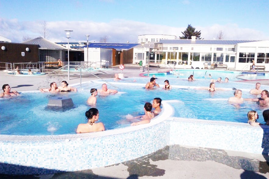the-best-swimming-pools-in-reykjavik-8.jpg
