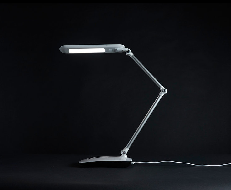 FireShot Capture 24 - OttLite WorkWell Series _ - https___www.ottliteworkwell.com_stretch-crane-lamp.png