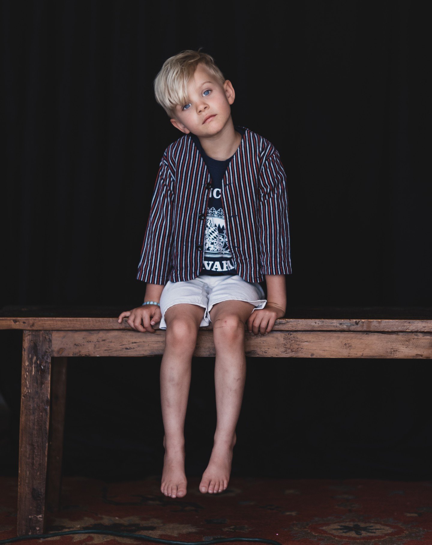 These portrait sessions give me all the feels. I love capturing these moments with kids. studio is up and running, and sessions last about 30 minutes. I help with styling. Book your mini sessions today! Link in Bio. ..................................