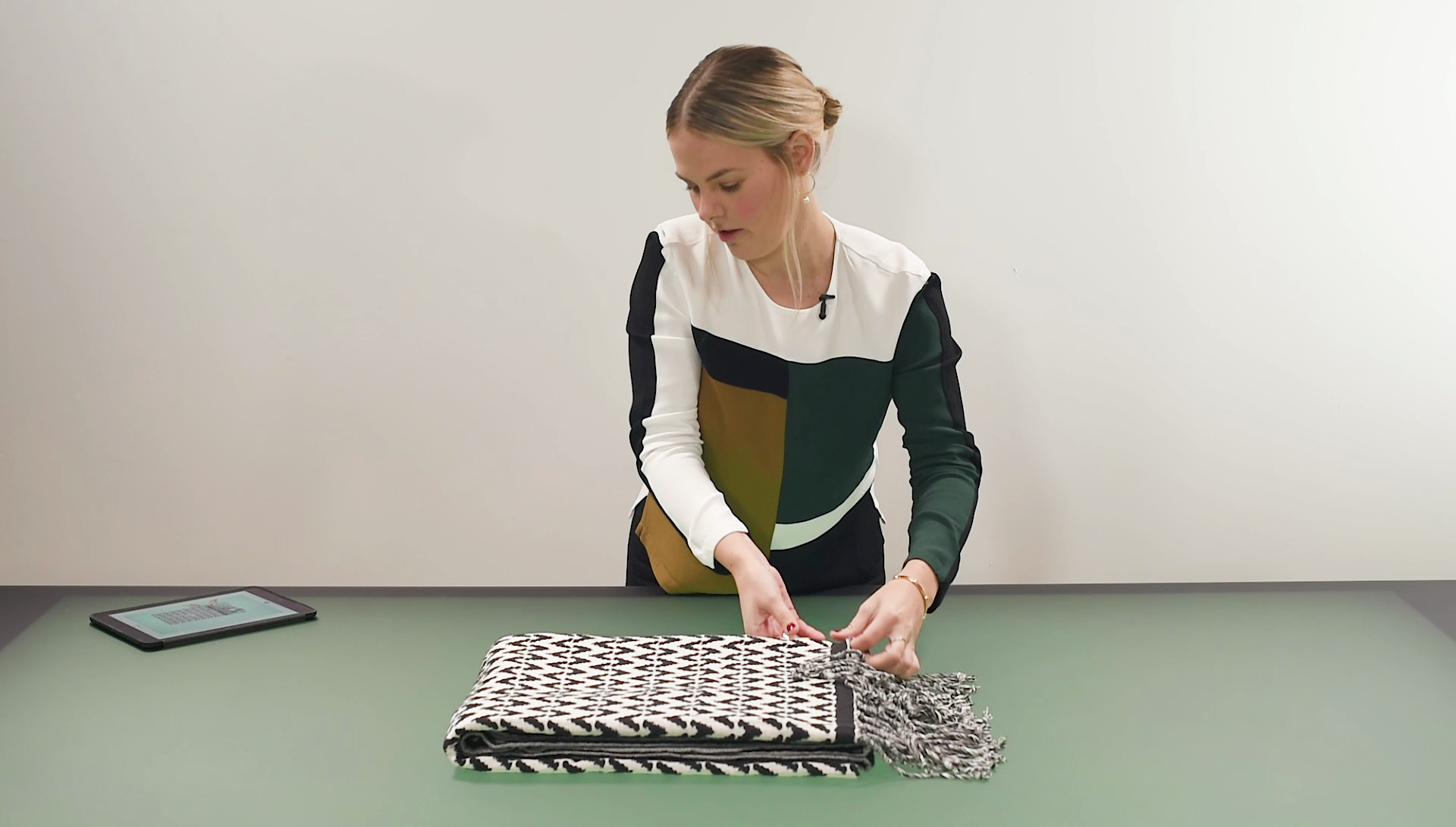 How to style and photograph towels and blankets flat lay