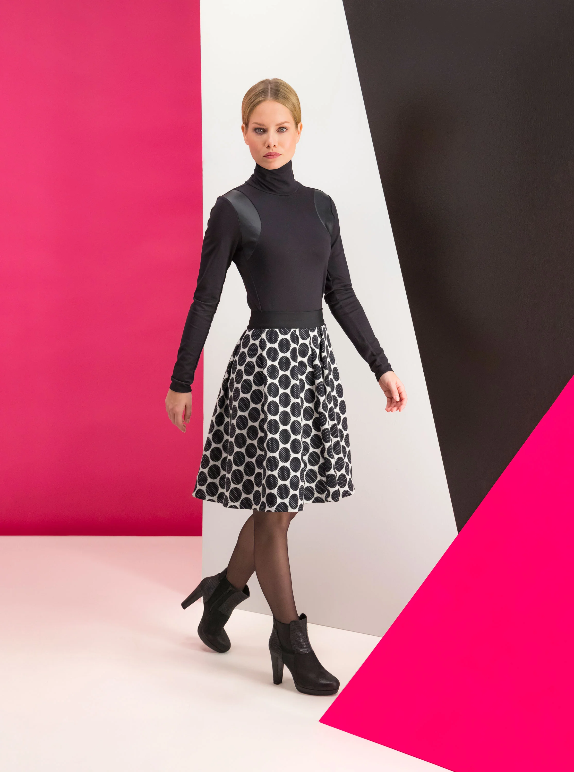 Marianne-black-outfit-pink-geometry-set-1.jpg