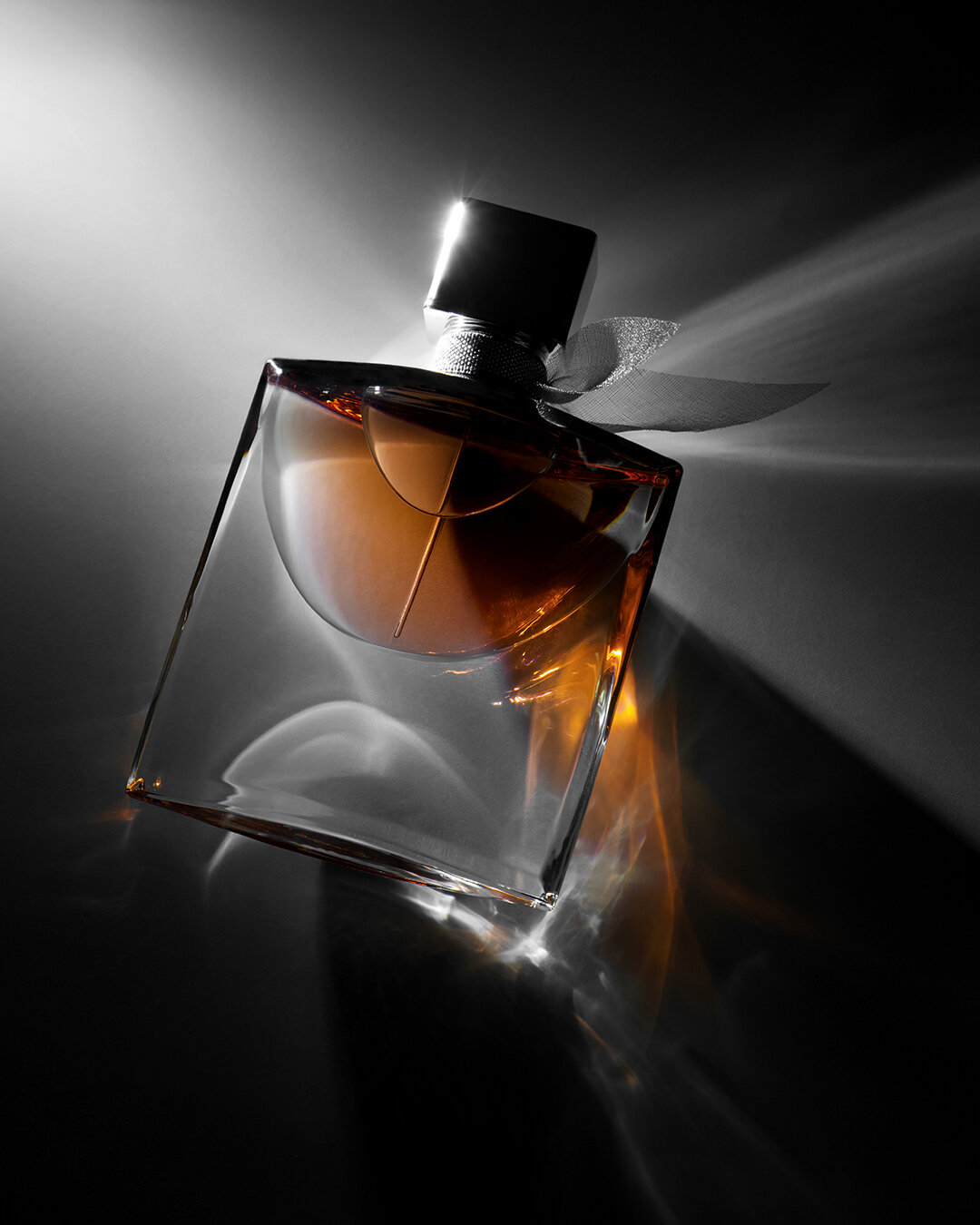 Shooting perfume bottles: 4 hacks for creative high-end product shots