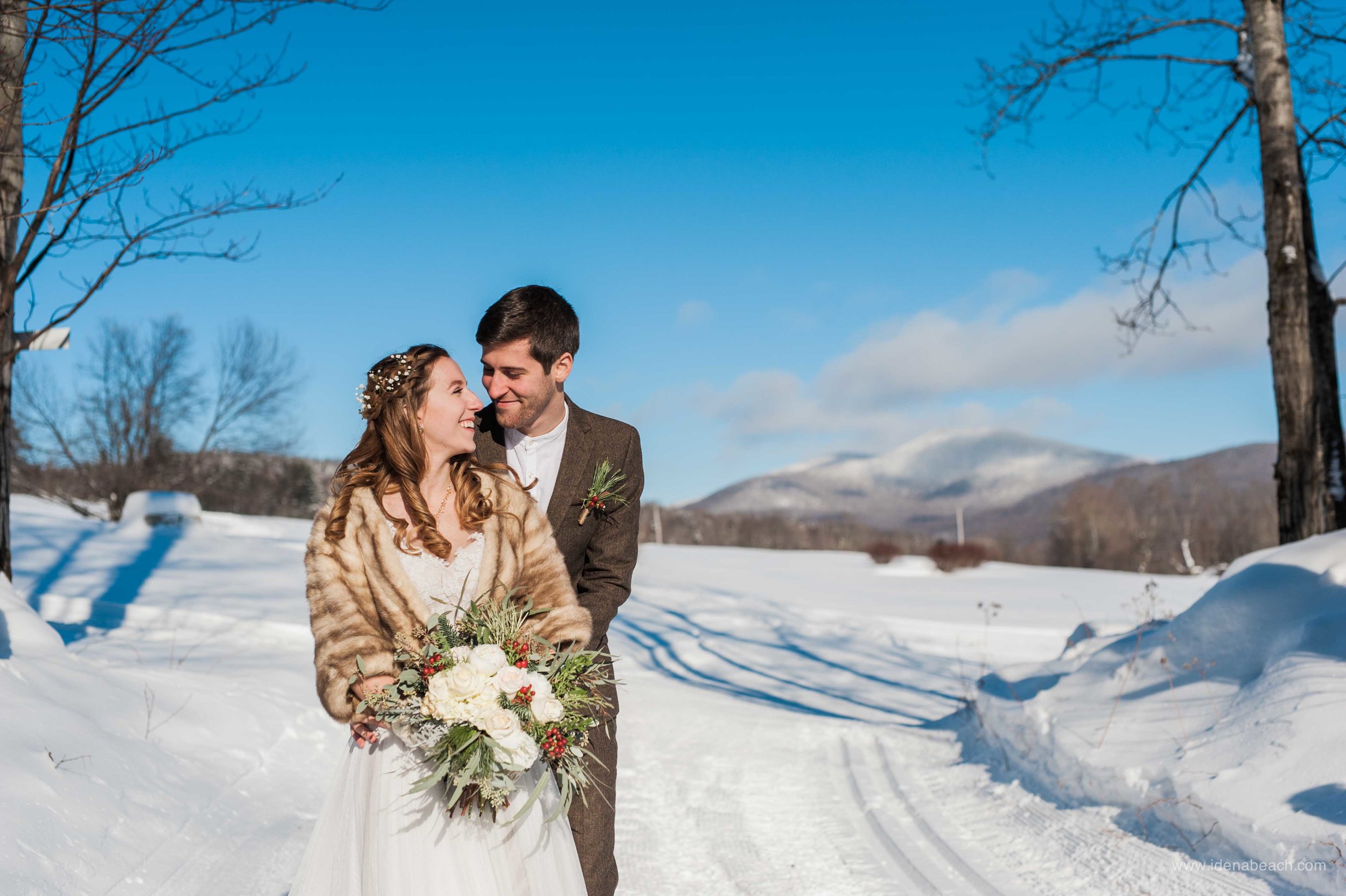 IdenaBeach-VermontWeddingPhotographer-MountainTopInn-50.jpg