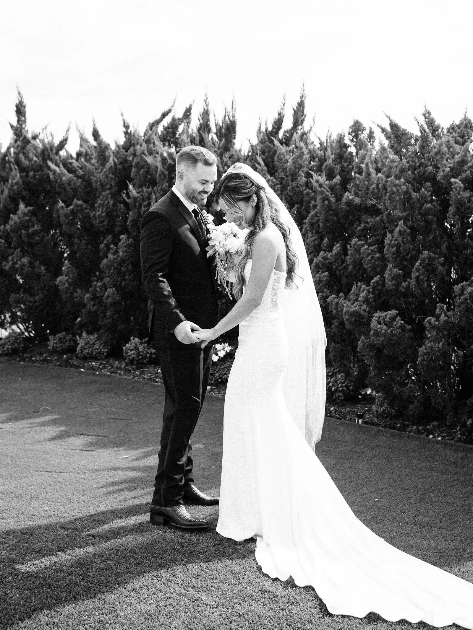 September is always a wild ride! 3 events in the first week and two of them with couples and families that we&rsquo;ve celebrated love with before ⭐️ Wedding days are of course always a joy but being surrounded by many familiar faces is always extra 