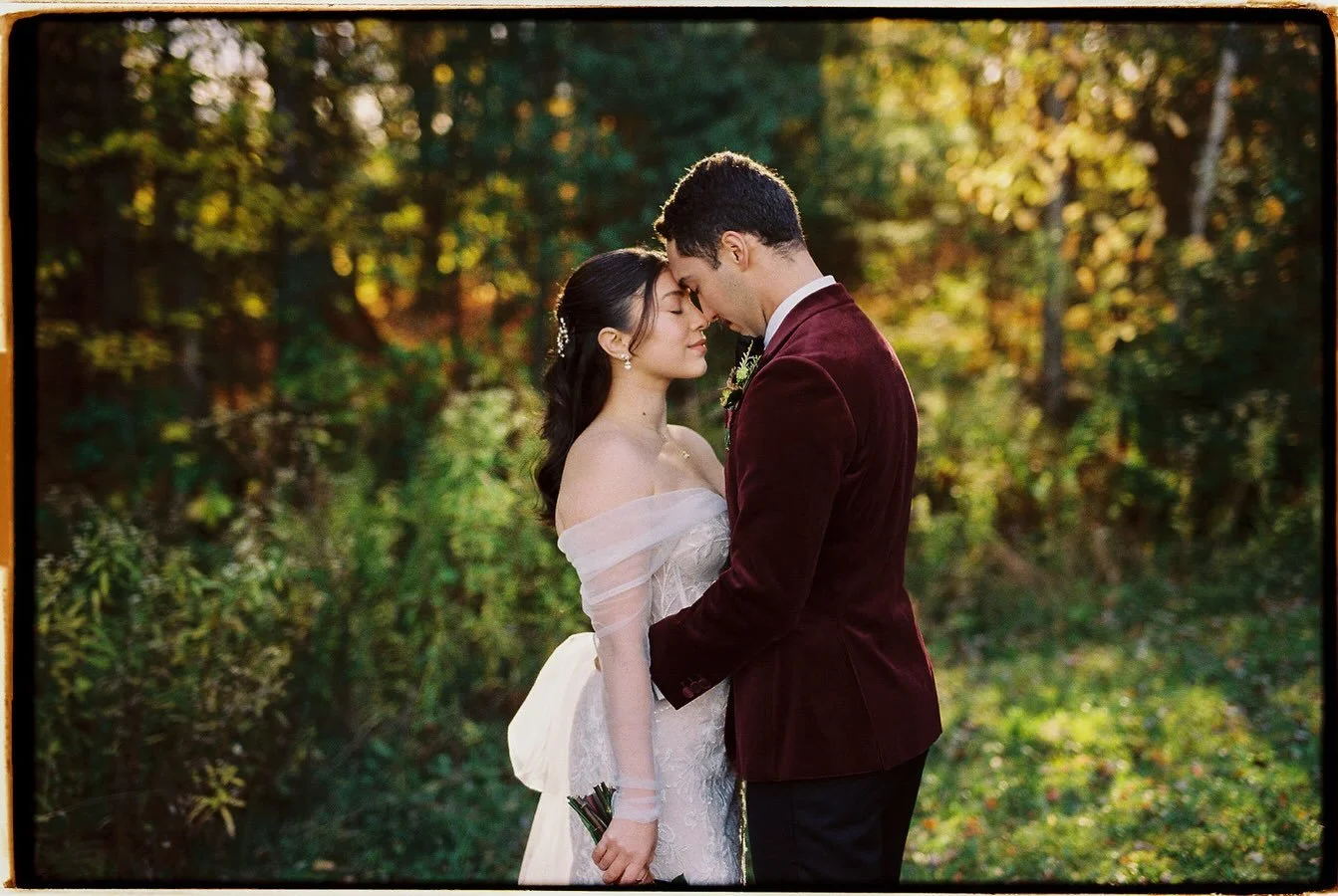 October light and color on Kodak Gold is actual GOLD
.
#vermontfilmphotographer #vermontweddingphotographer #vermontweddings #weddingsonfilm #vermontweddingplanning
