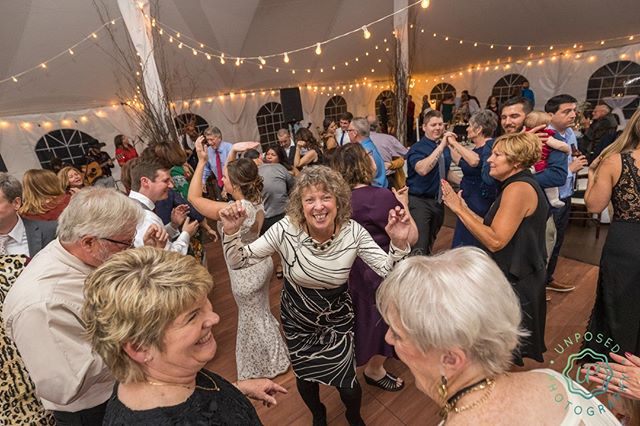 The best kind of dance floor is a full dance floor. 📷: @unposed_photogs at @oakhillweddings .
.
.
.
.
#bandforlovers #chicagoweddingmusic #celebration #chicagoband #weddingvendor #weddingvendor #chicagoweddingvendor #gussiedband #weddinginspiration 