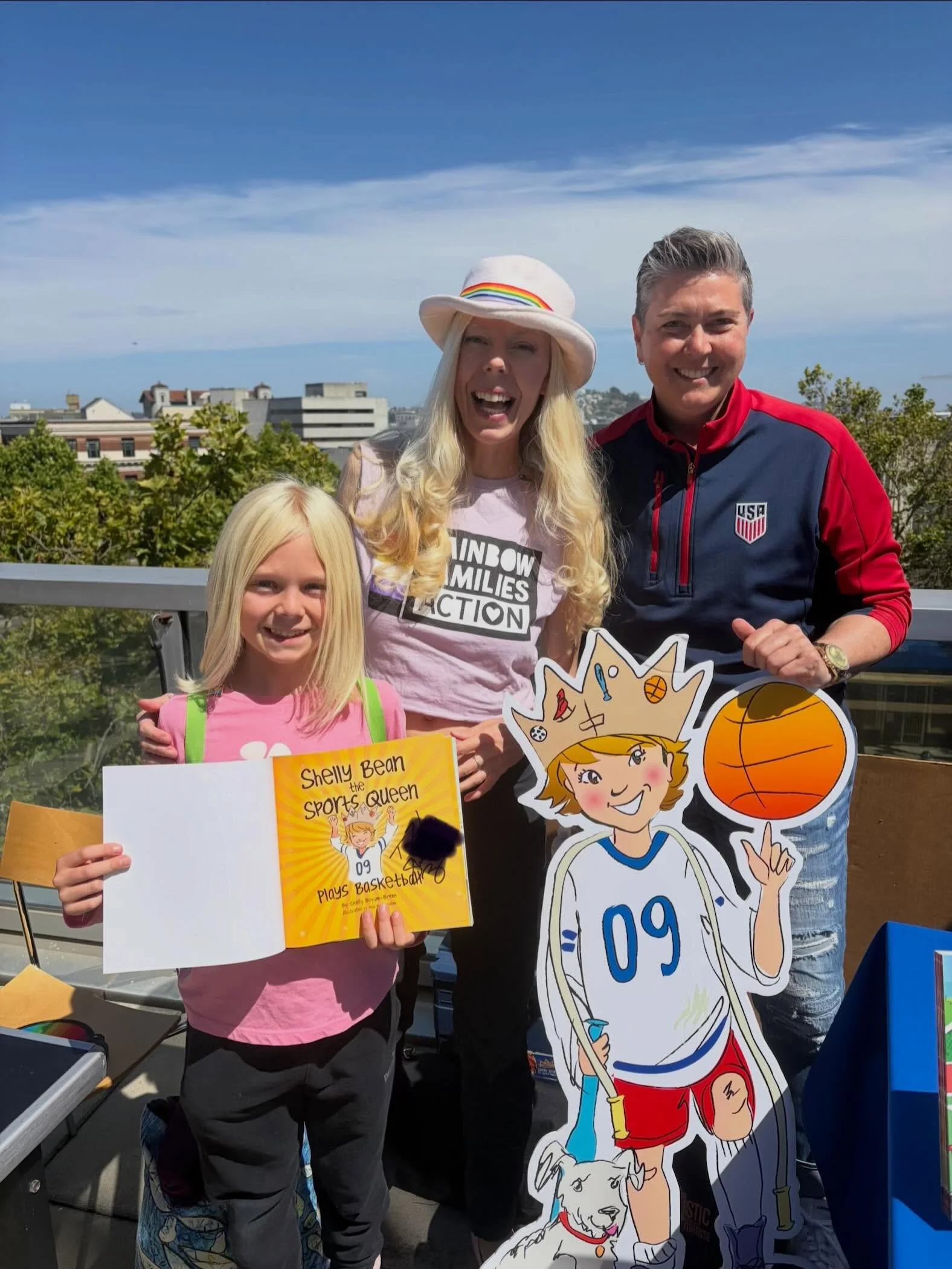 A wonderful day sharing @shellybeanthesportsqueen with folks at the Pride Block party for @pridehousesf and @sflgbtcenter ! #sportsqueen #sportsking #sportsroyalty