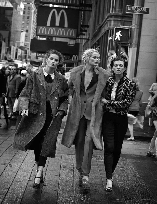 walking-by-peter-lindbergh-for-vogue-italia-october-2016-35.jpg