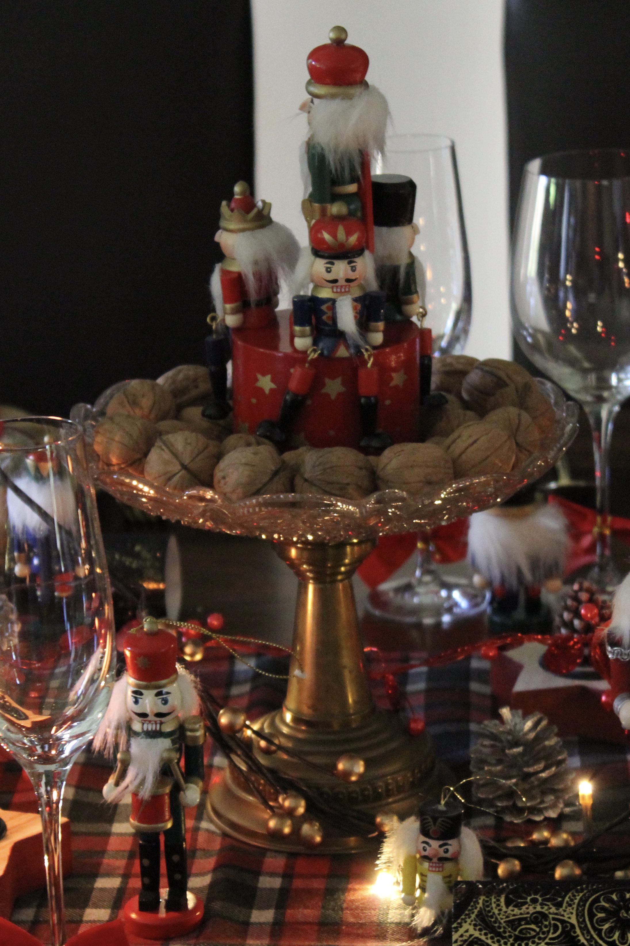 Nutcracker Christmas table ideas — Chic Party Ideas
