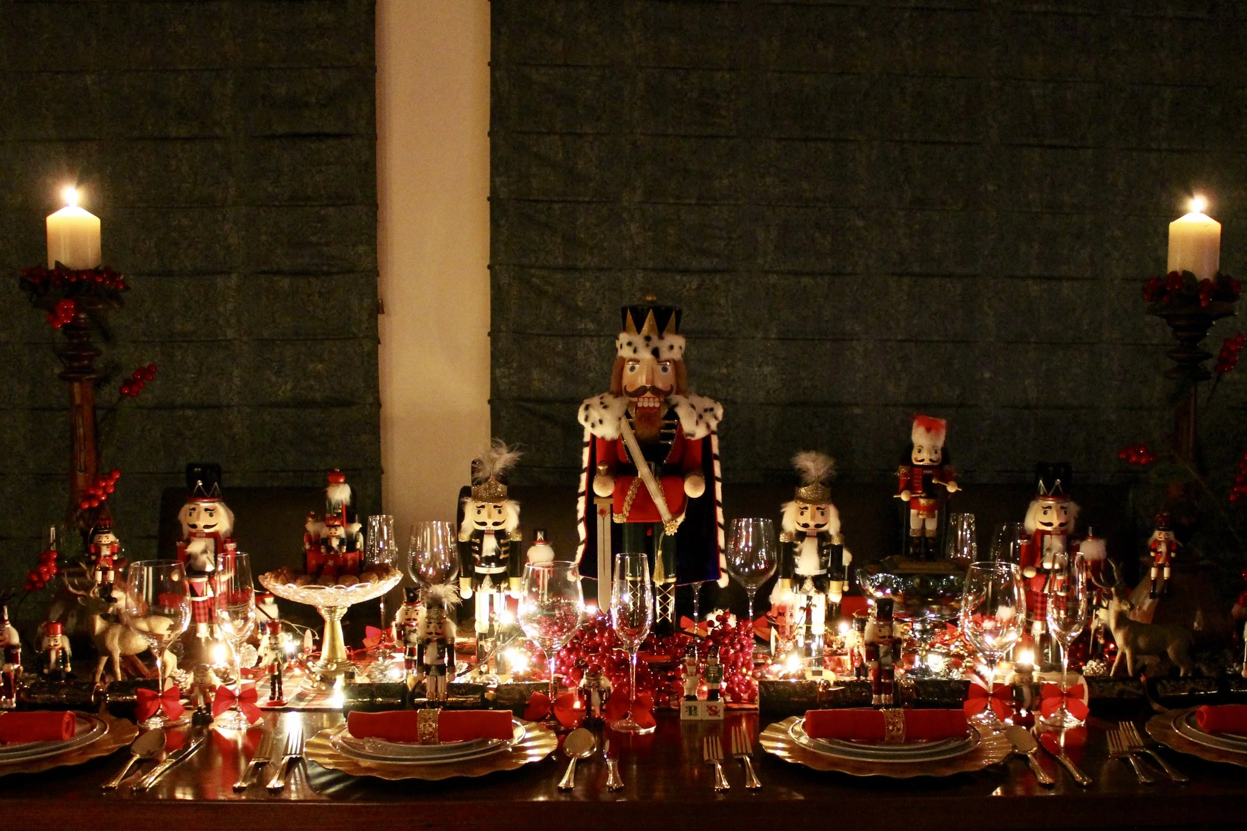 Nutcracker Christmas table ideas — Chic Party Ideas