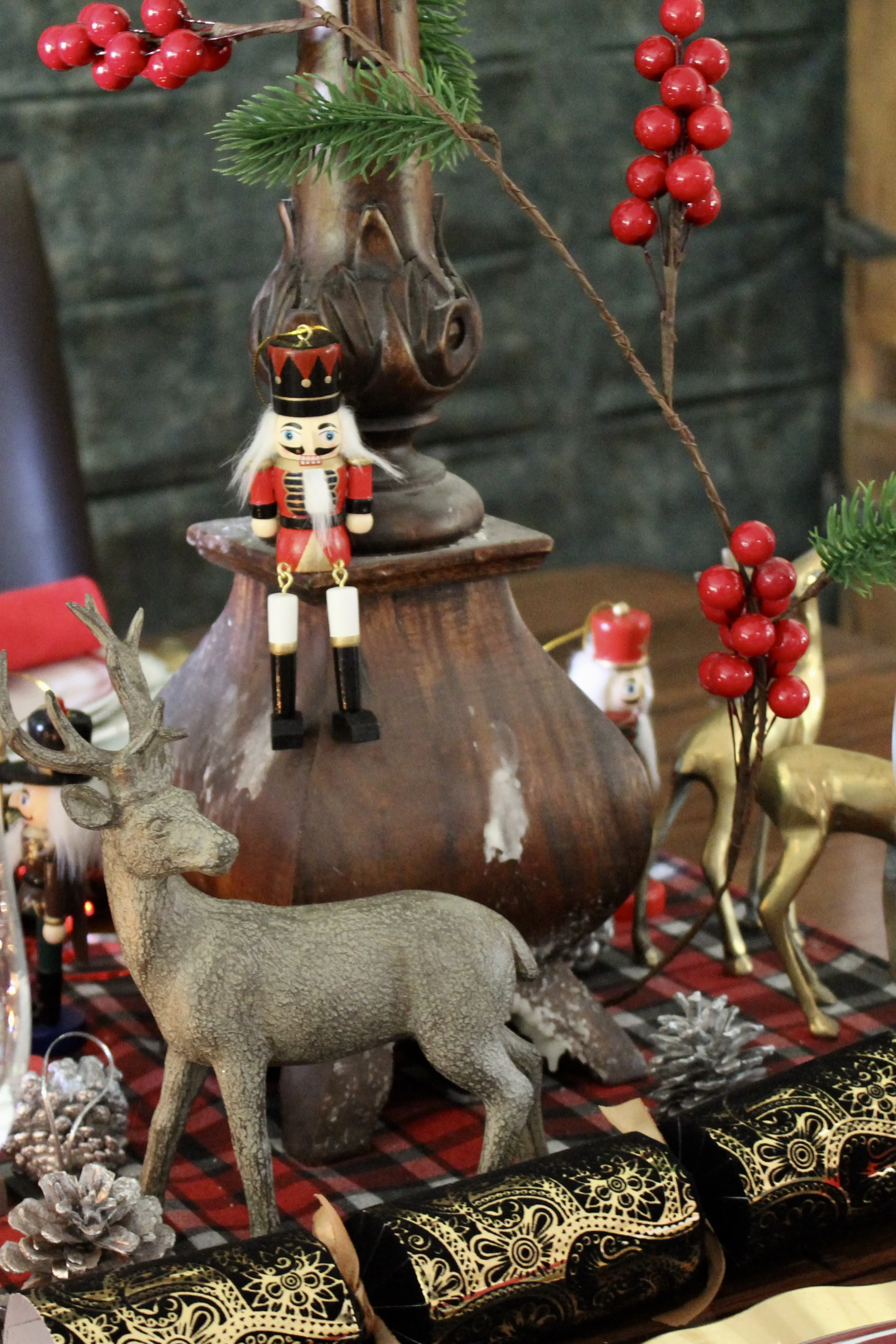Nutcracker Christmas table ideas — Chic Party Ideas