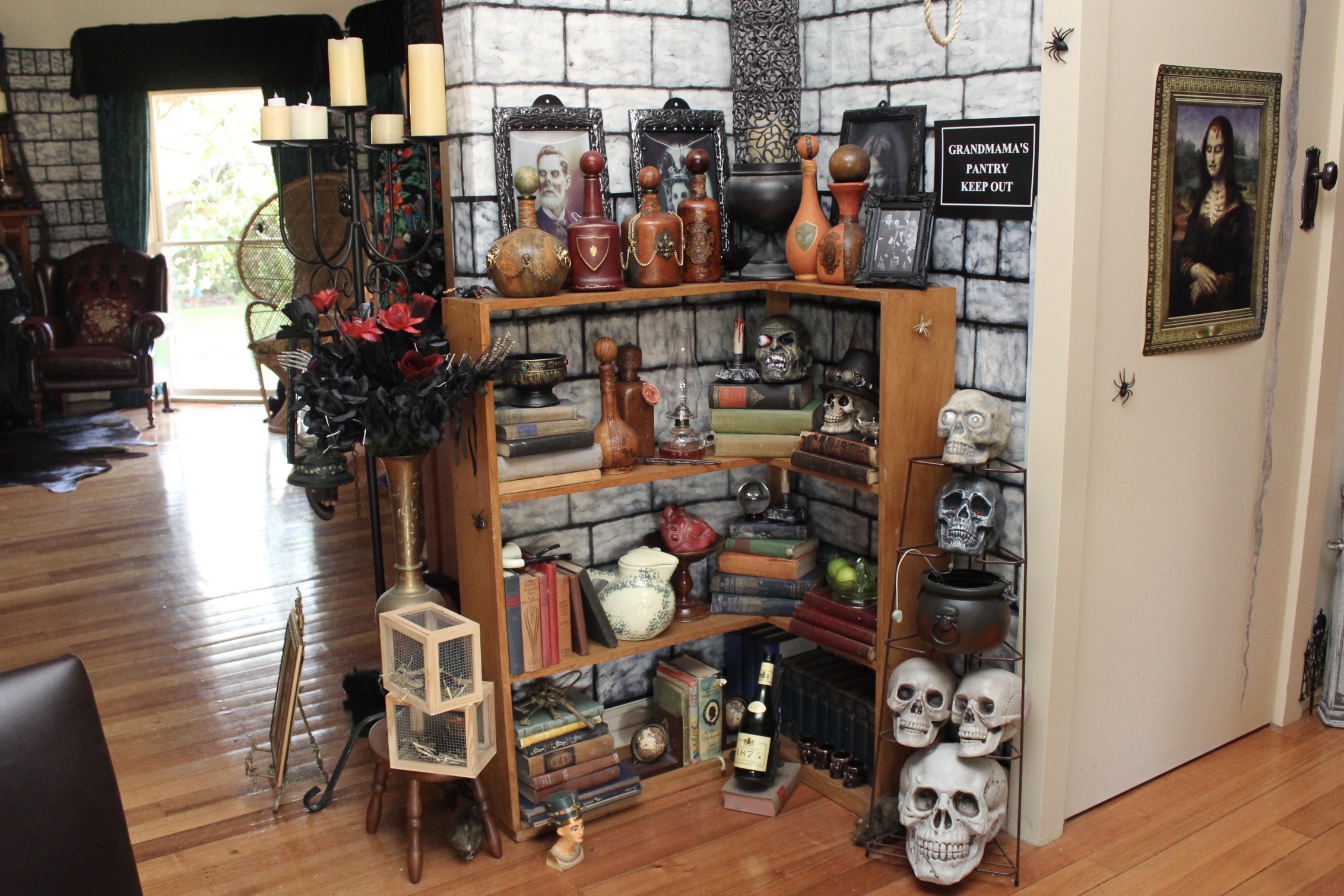 The Addams Family Halloween Party — Chic Party Ideas