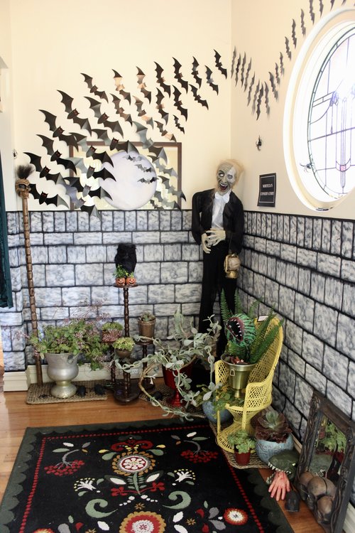 The Addams Family Halloween Party — Chic Party Ideas