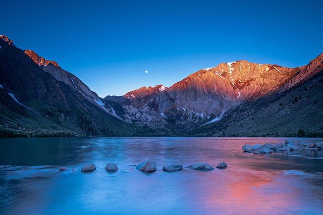 &ldquo;Why do you wake up so early just to take a photo?&rdquo;
.
.
.
.
.
#mammothlakes #convictlake #sonyalpha #caliinviteyou 
#ig_color  #ig_captures #wildernessculture #nakedplanet #awesomeearth #natureaddict #landscapelovers #scenicview #roamthep