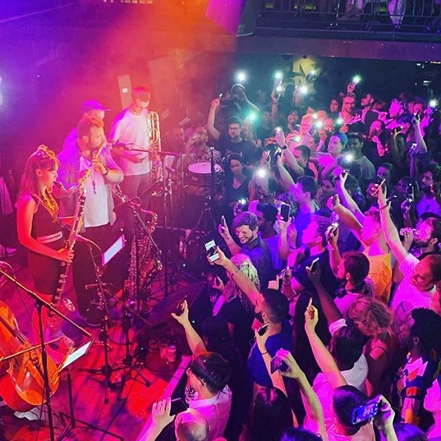 Usually there’s nothing worse than seeing a 🌊 of phones at a gig, but this picture captures a beautiful moment of tribute to producer Ras G after his untimely death this time last week💡🤳🏼 .
.
.📸: @craggsmark