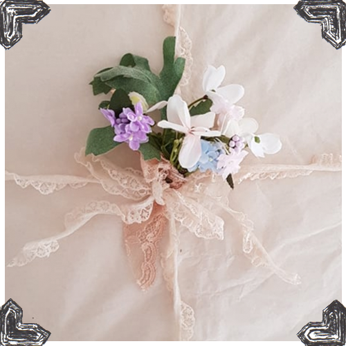 DulcieFloralGiftBox1.png