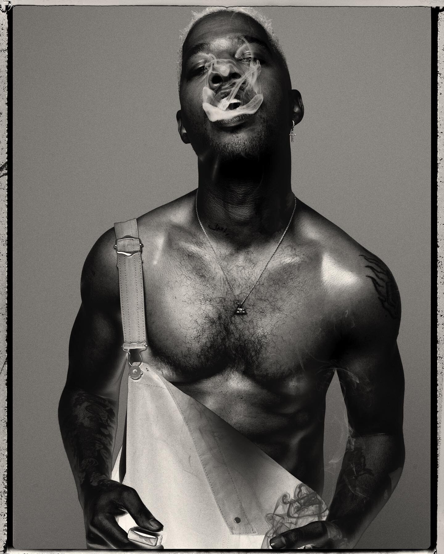 So&hellip;. I took 4 years off, became a baker and opened a bakery @breadfolksbakery

This is my first one back at it with an EPIC subject @kidcudi for @esquire.  Feels so great shooting again.

Thanks  @rw3ll.  Seriously.

Onward.

NJR

Hit the link