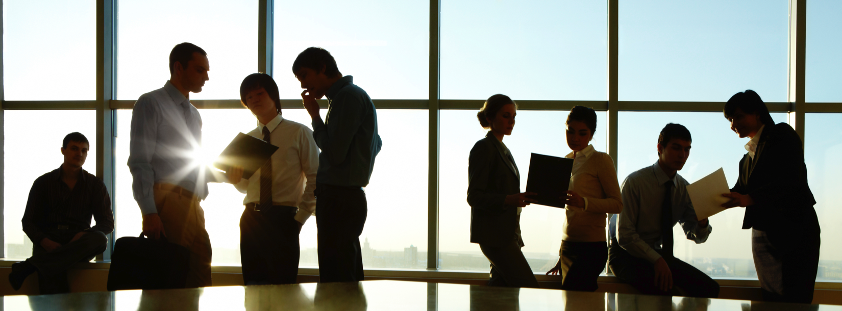 Business-meeting-people-office half.png