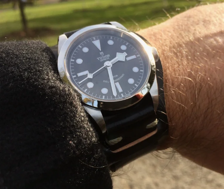 A Tudor Black Bay 36 on T-stitched two-piece and Bund pad in Black shell. A classic combo.