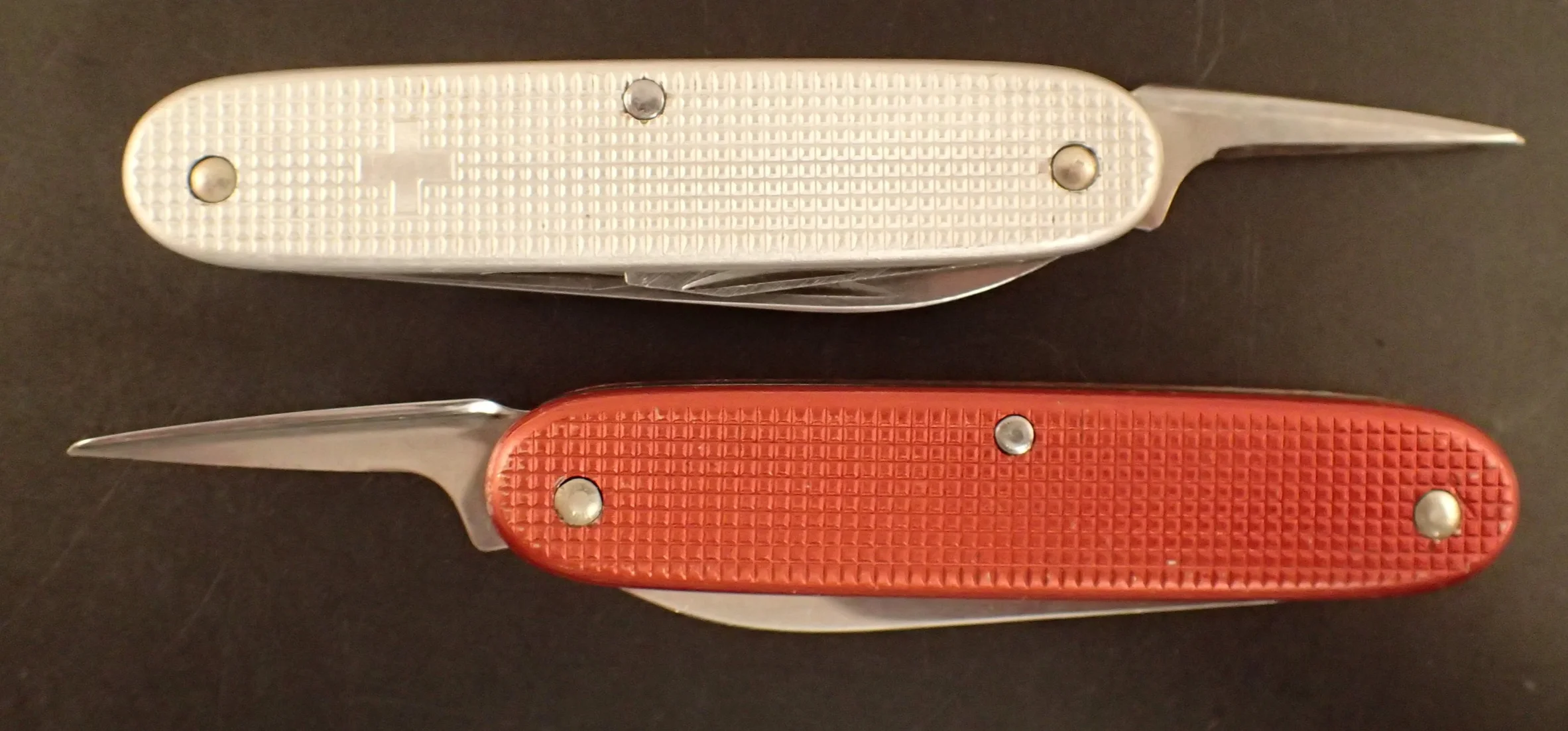 The redesign of the reamer implement allows the back scale’s profile to be a mirror image to the front’s.