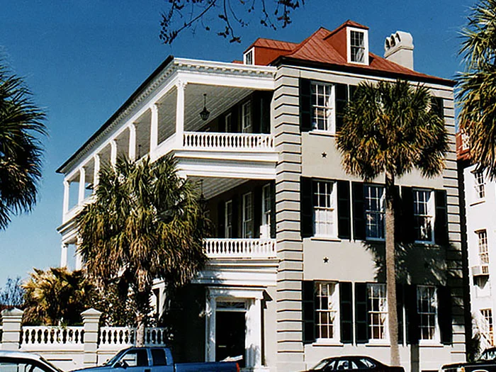 51eb-exterior-700x525.jpg
