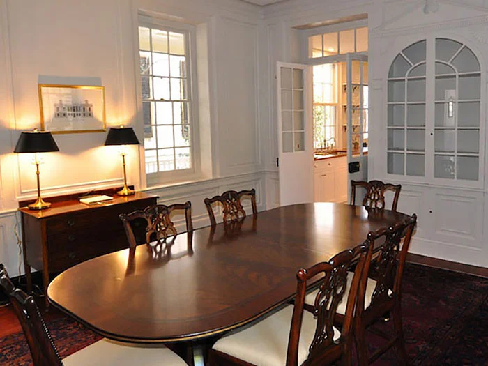 43m-dining-700x525.jpg