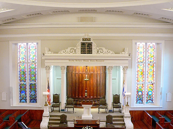 kkbe-altar-700x525.jpg