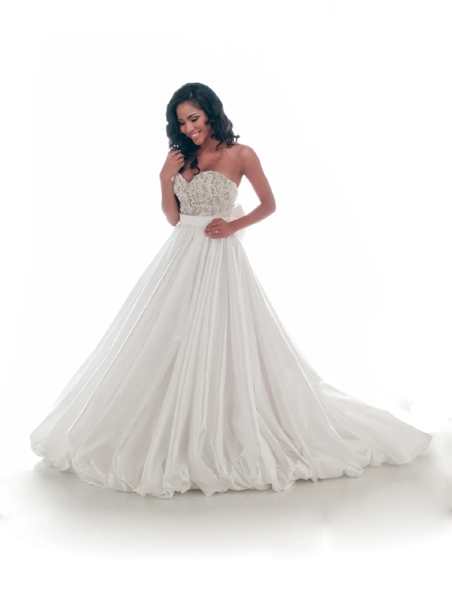 WhiteDresses-Jan18-102157040-Edit-web.jpg