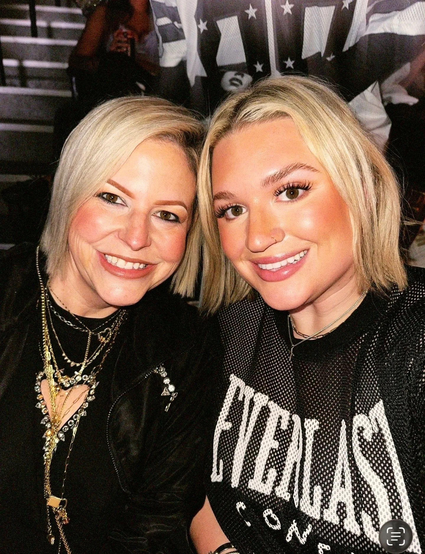 Merry Christmas from the Rawwbeauty team! Small and mighty! We are so thankful for our clients and friends and wouldn&rsquo;t be here without you! I hope y&rsquo;all all have a very Merry Christmas 🎄🎁