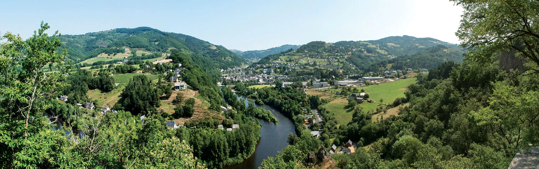 Entraygues valley and the village of Entraygues