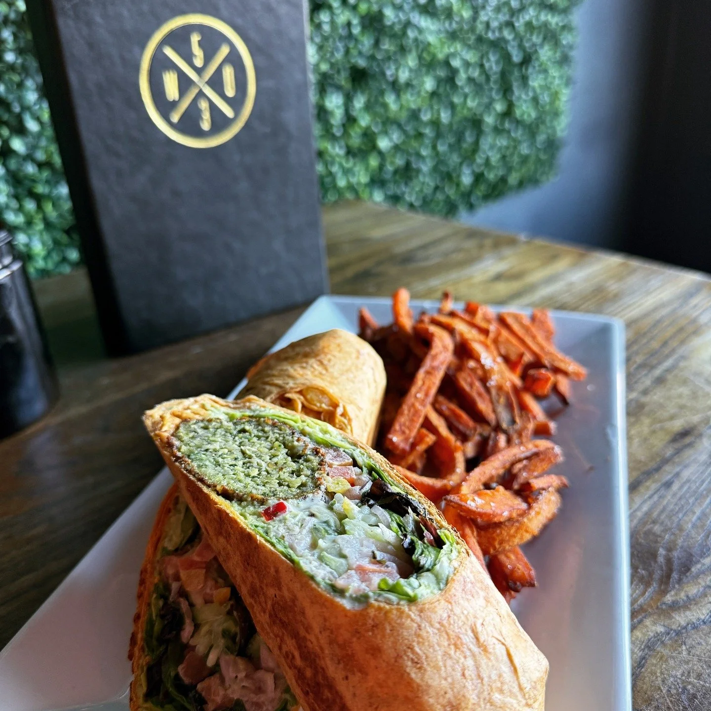 Falafel, but make it 503W. 🔥

Crispy falafel + wasabi hummus + all the fresh, crunchy, herby goodness wrapped up just right.

Light&hellip; but still hits.

✨ 3 sliders for $15
✨ Make it a wrap +$2

You coming in for these or what?

#503W #ColoradoS