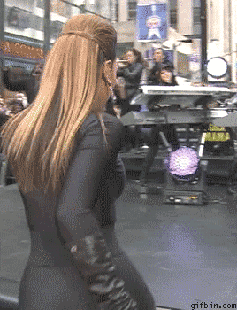 gif_beyonce_stage_walk.gif